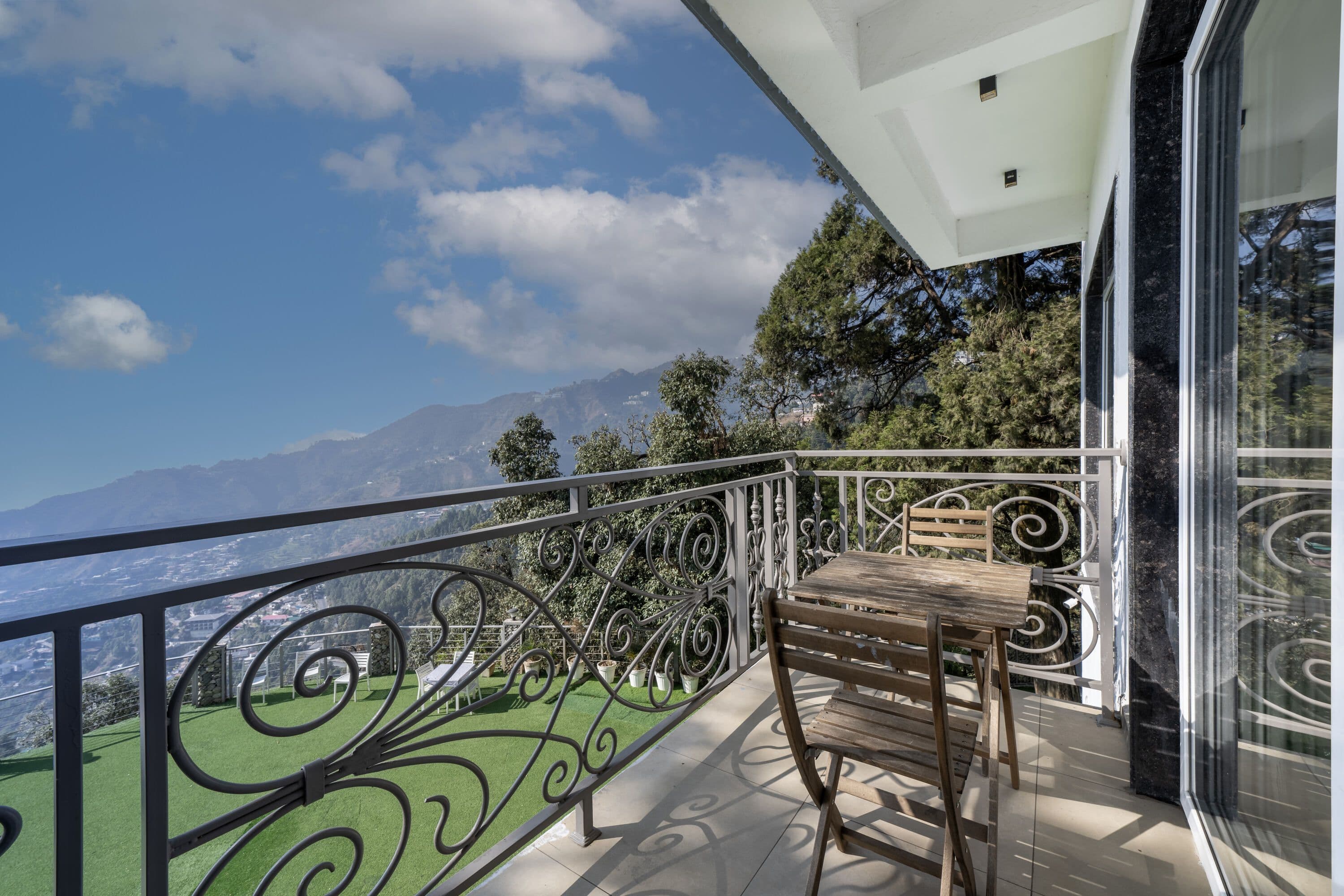 Premium Horizon with Balcony (Valley View)