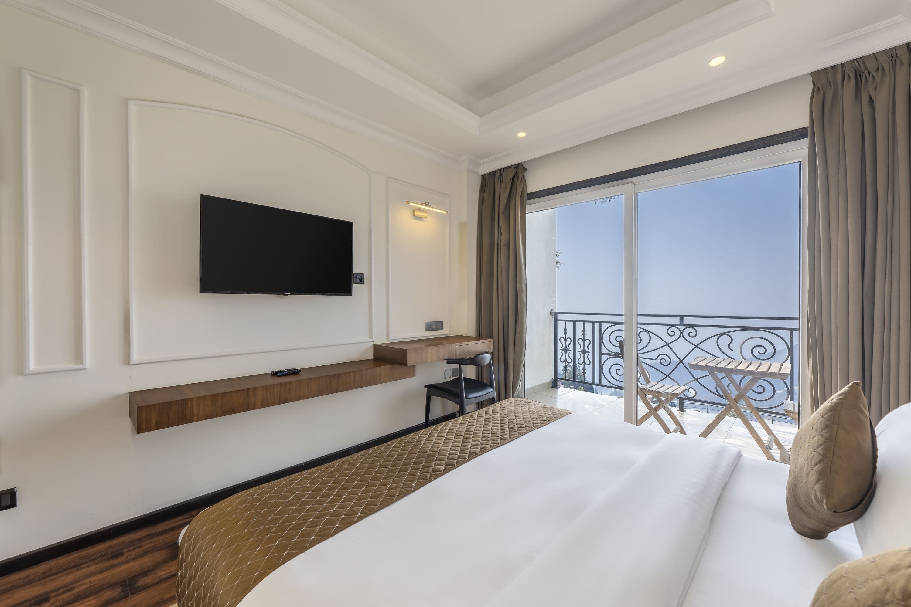 Premium Horizon with Balcony (Valley View)