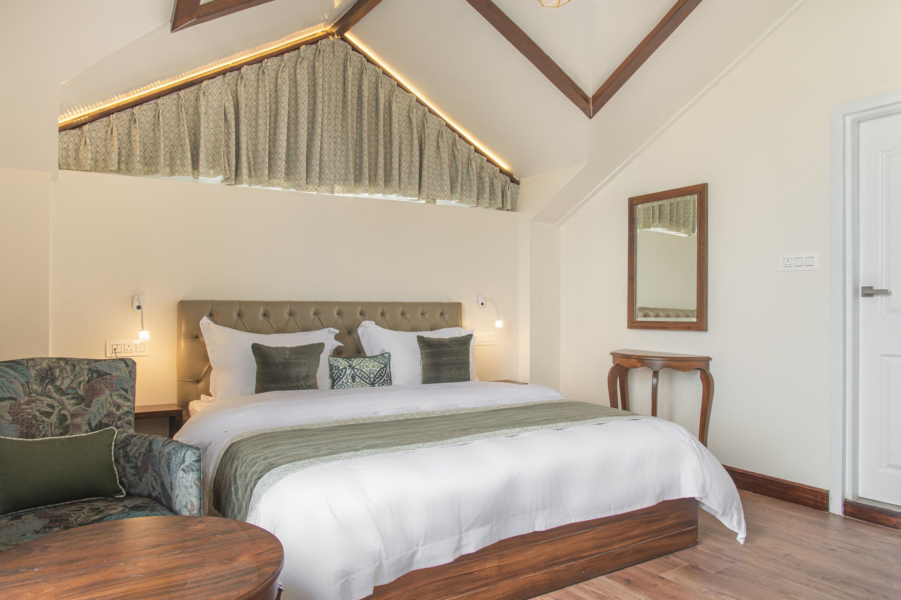 Attic Room (Mountain View)