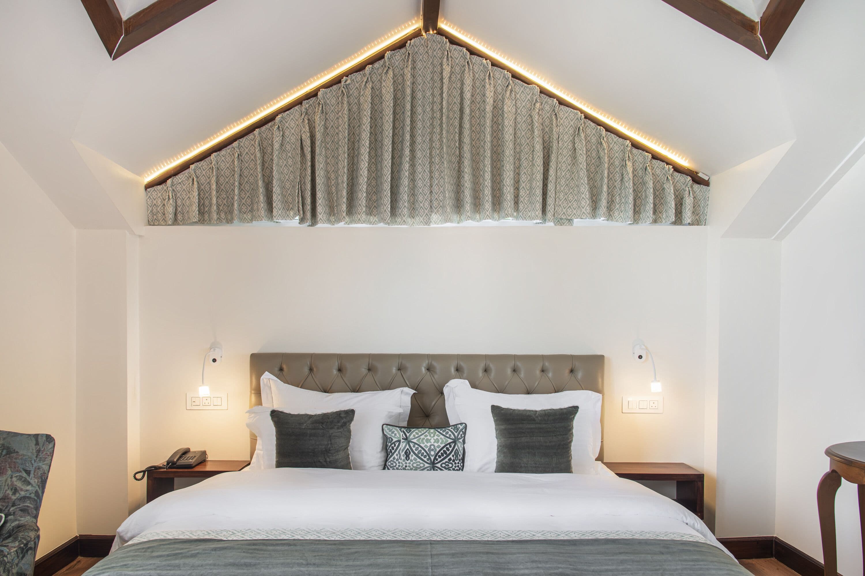 Attic Room (Mountain View)