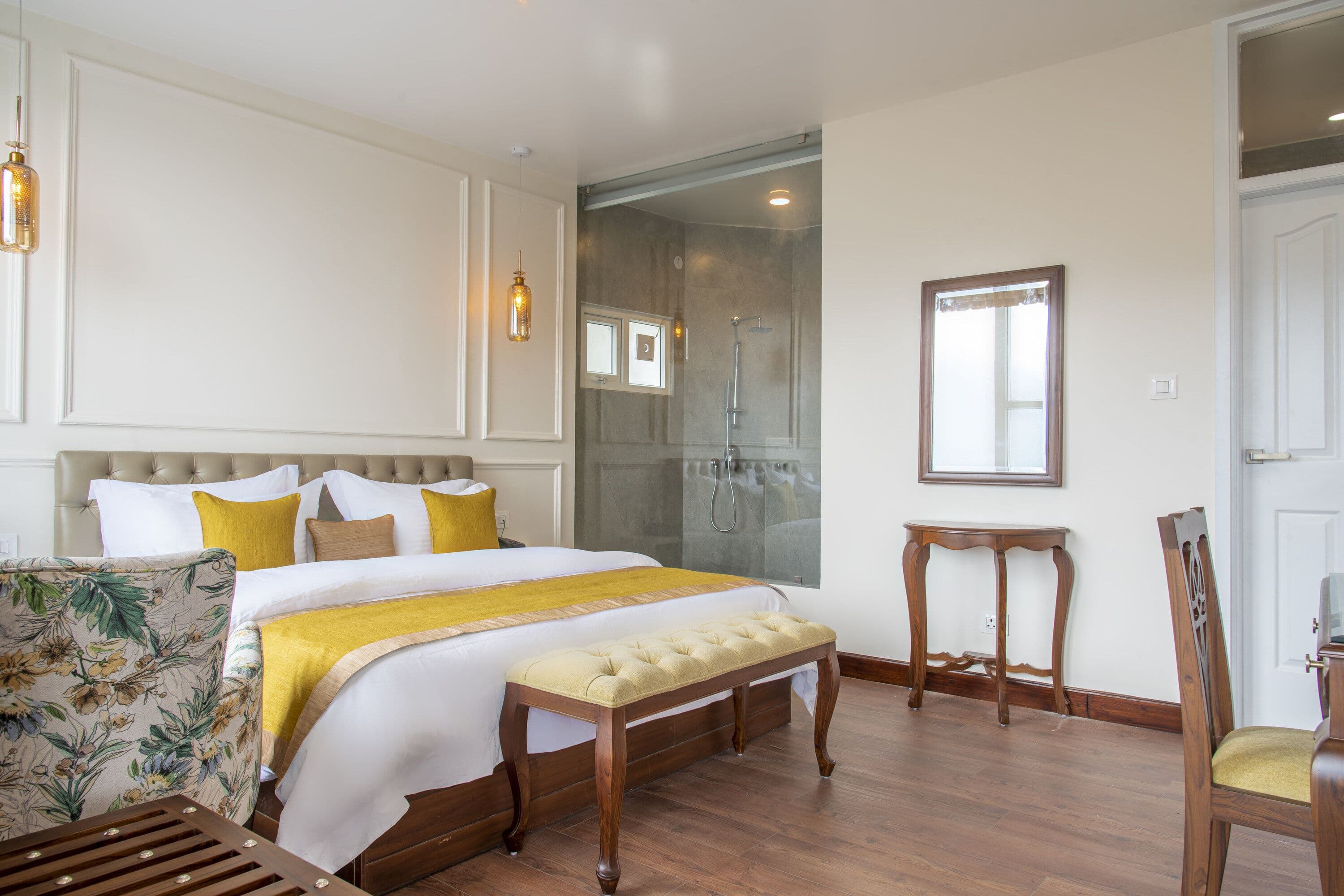 Deluxe King Room (Mountain View)