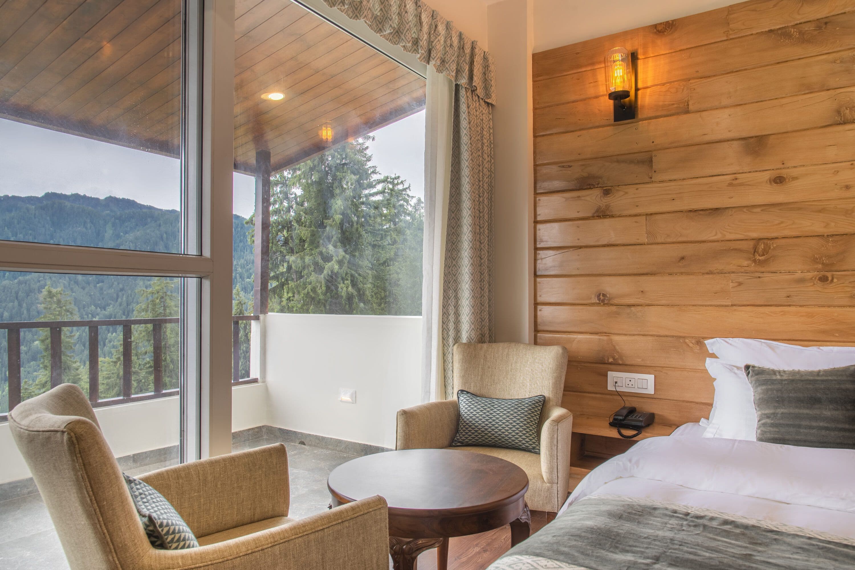 Premium Room with Balcony (Mountain View)