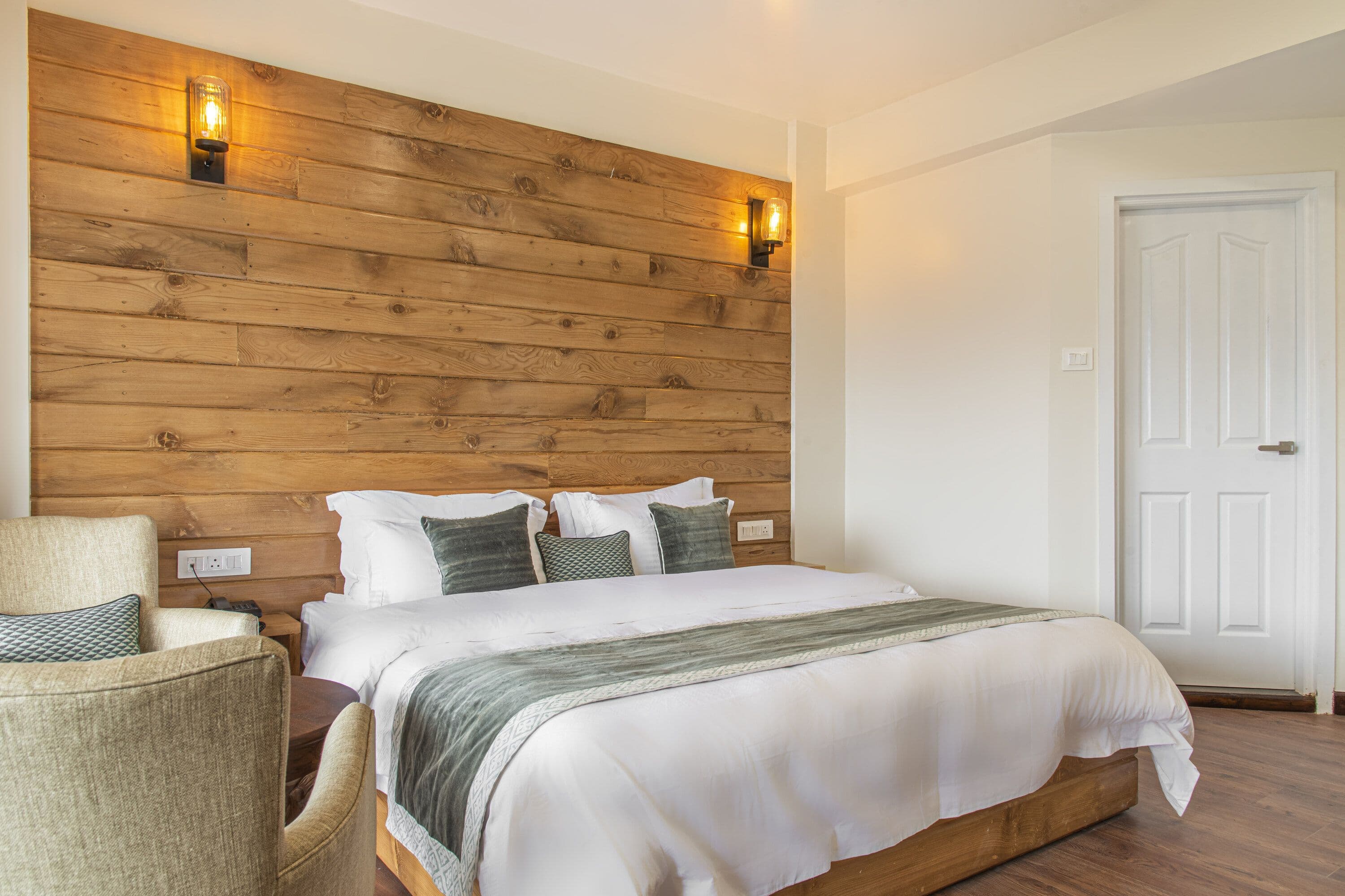 Premium Room with Balcony (Mountain View)