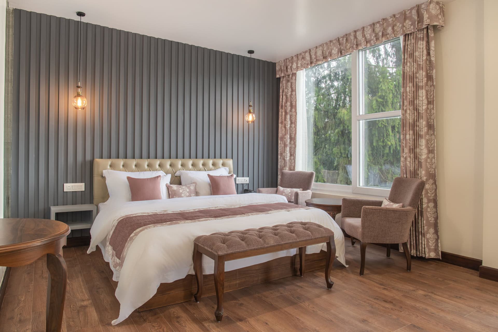 Luxury on a Budget: Affordable Yet Romantic Hotels in Manali for Couples