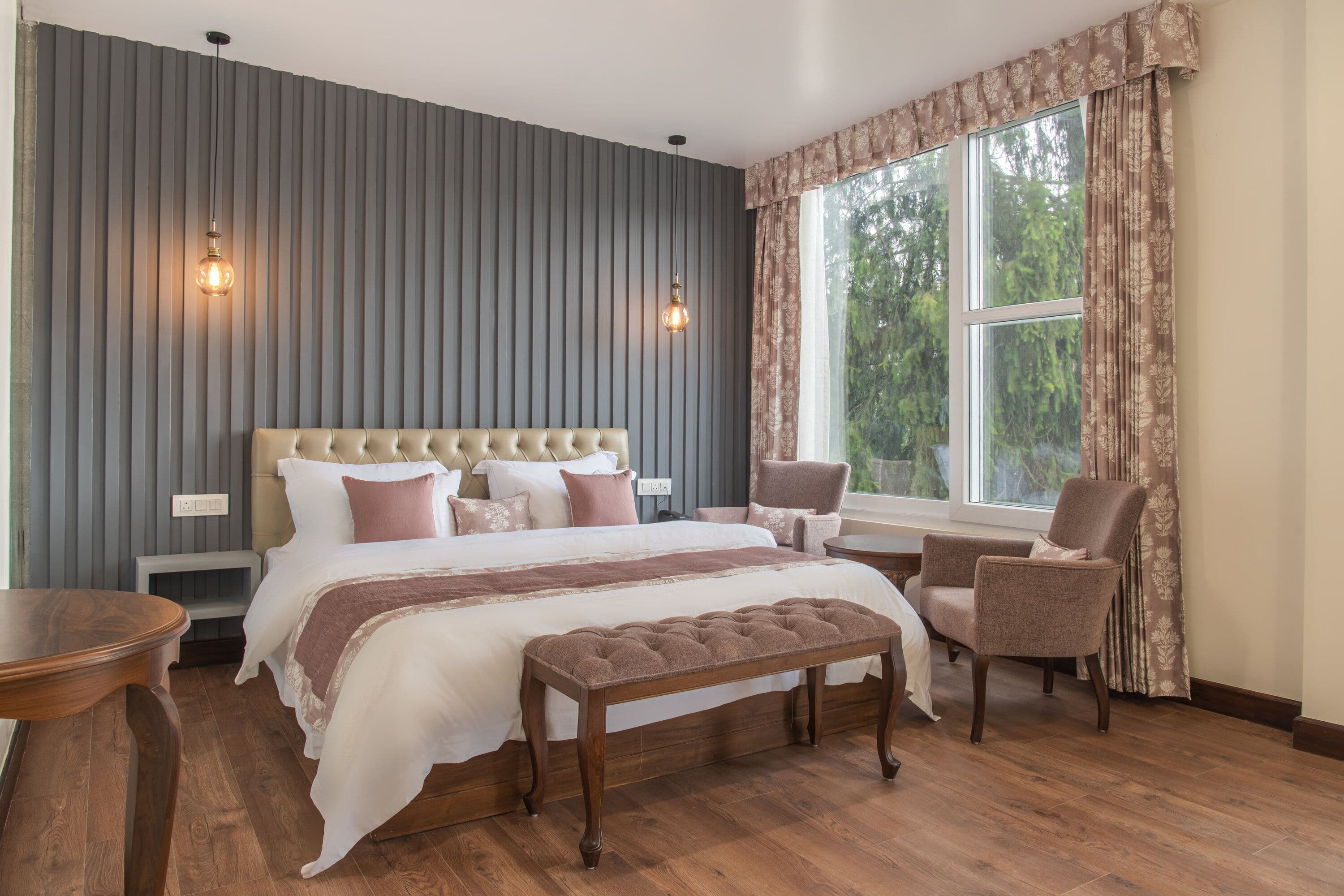 Deluxe Queen Room (Mountain View)