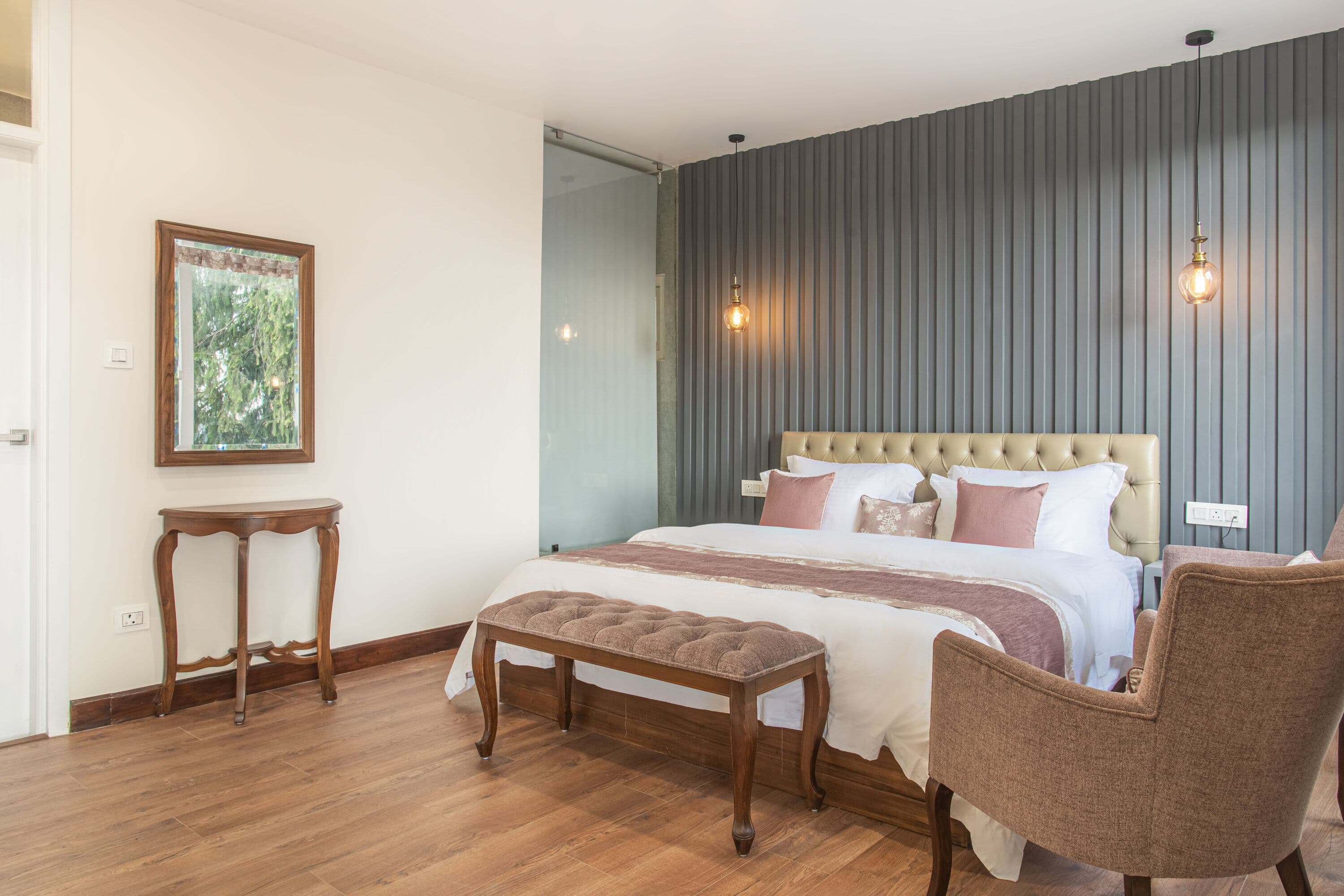 Deluxe Queen Room (Mountain View)