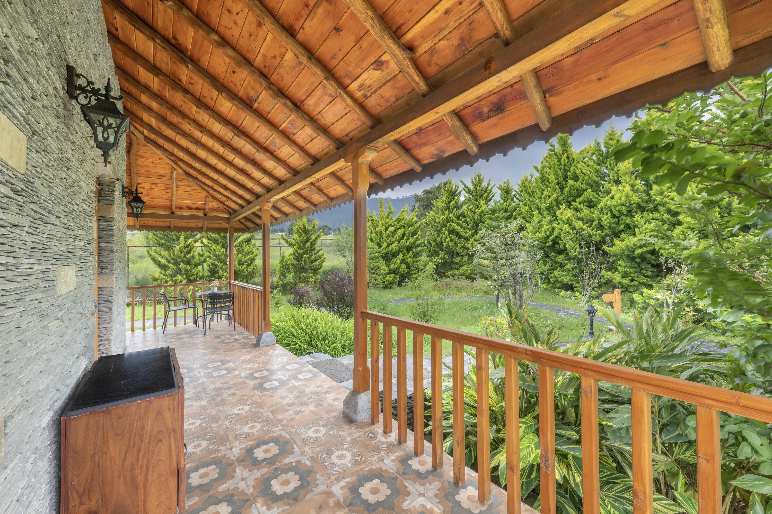 Mountain Retreat Cottage (Mountain View)