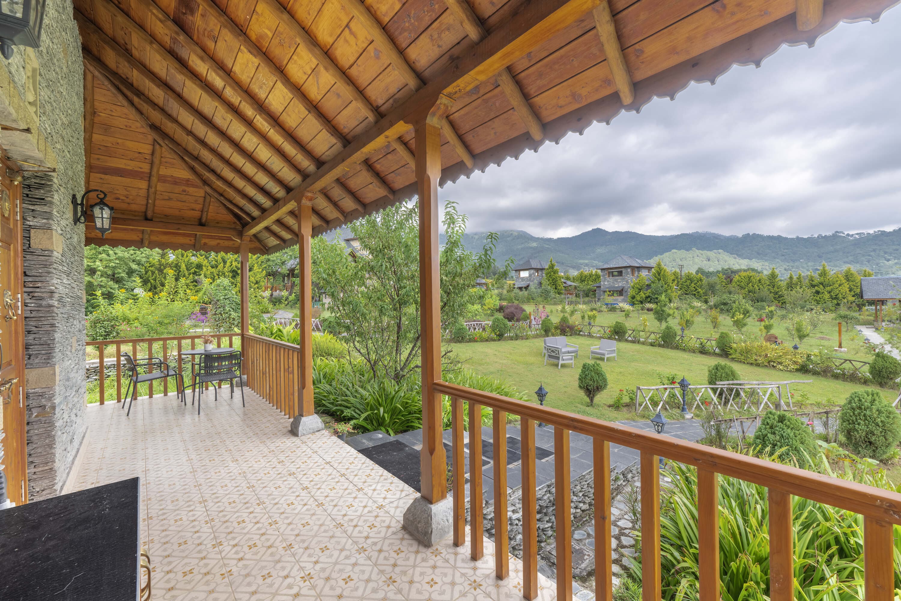 Cozy Mountain Escape Cottage (Mountain View)