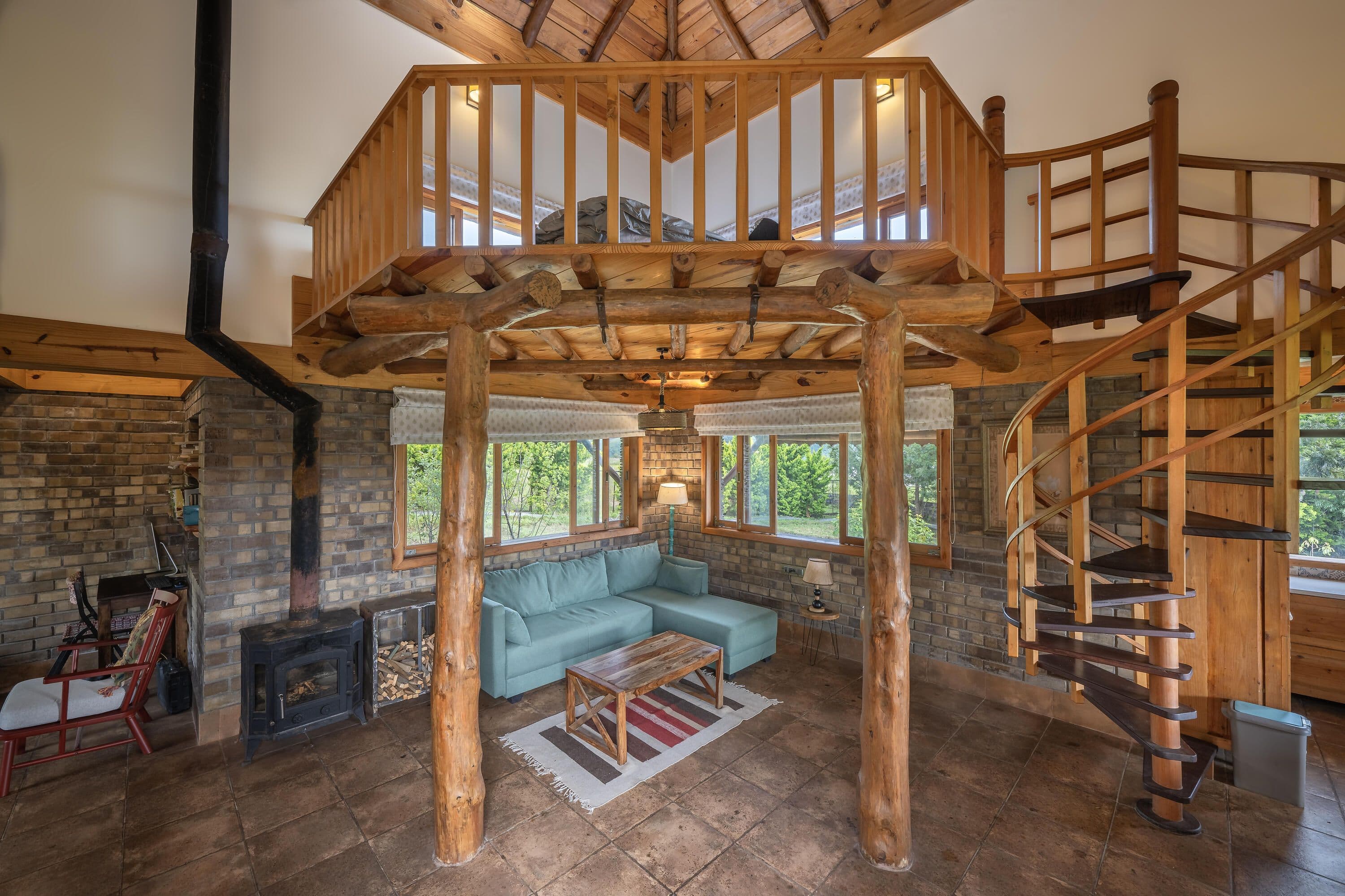 Tranquil Mountain Hideaway (Mountain View)