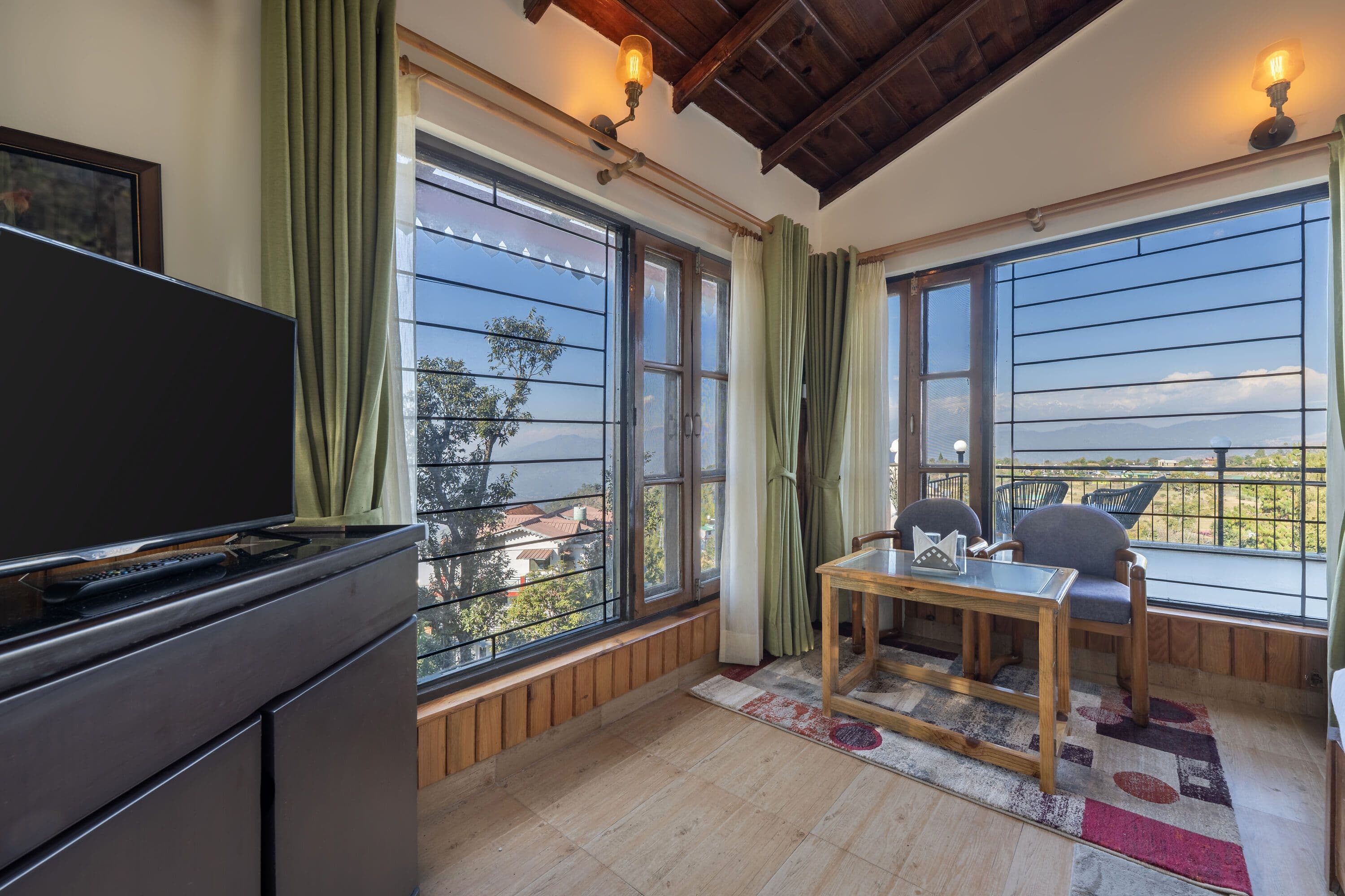 Duplex Family Room (Mountain View)