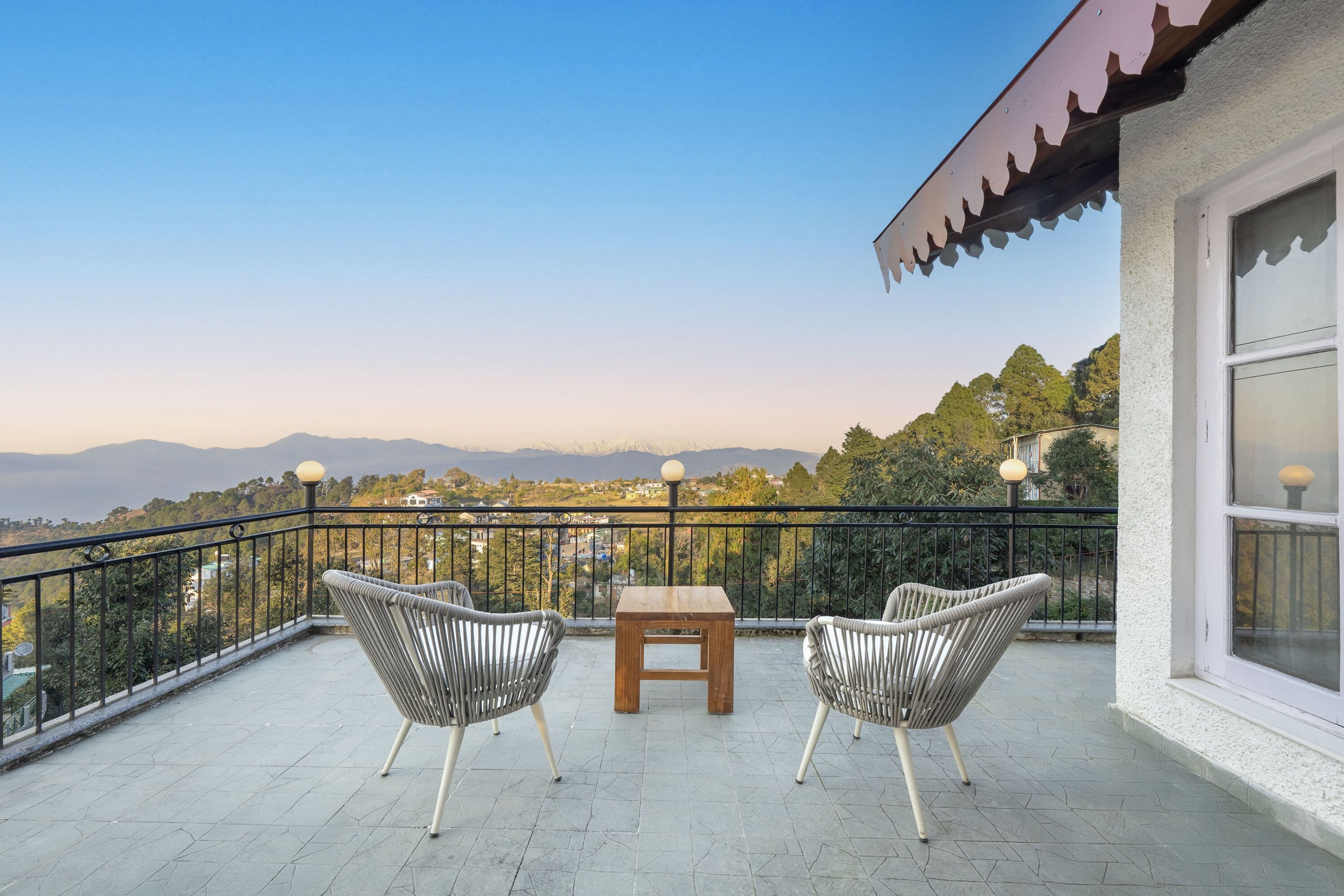 Duplex Family Room (Mountain View)