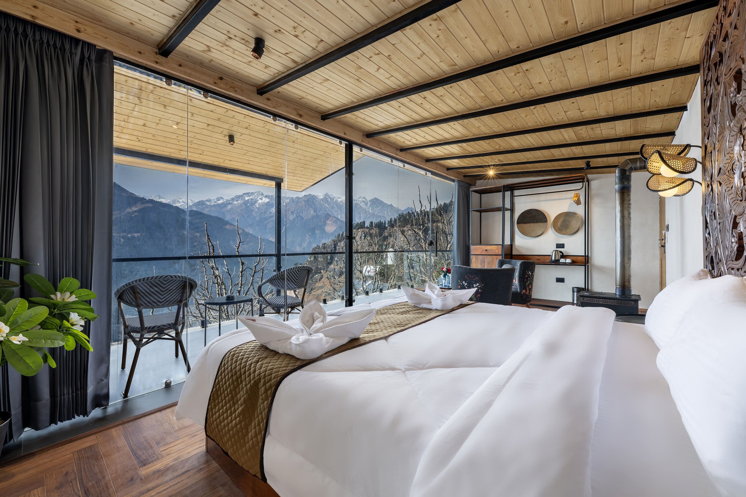 Himalayan Sunset Cabins with Jacuzzi (Mountain View)