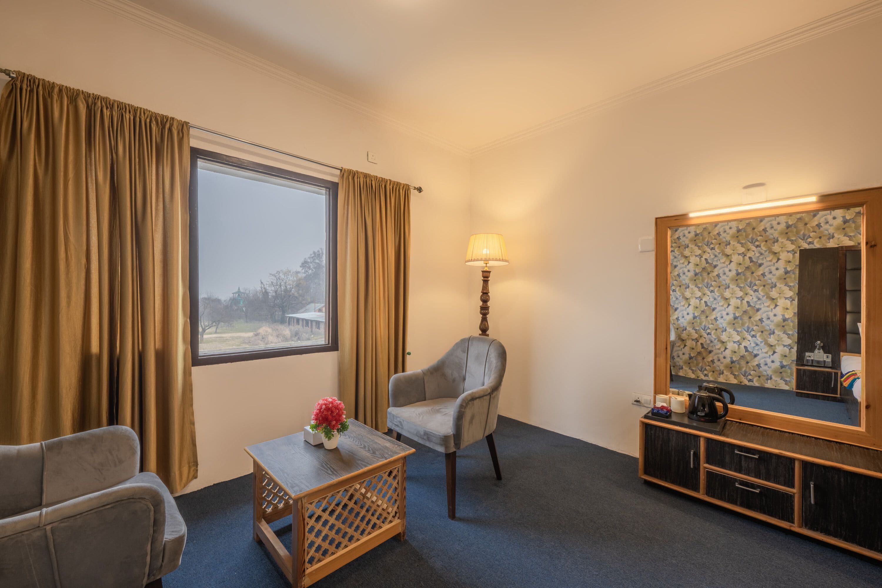 Deluxe Room (Lake View)