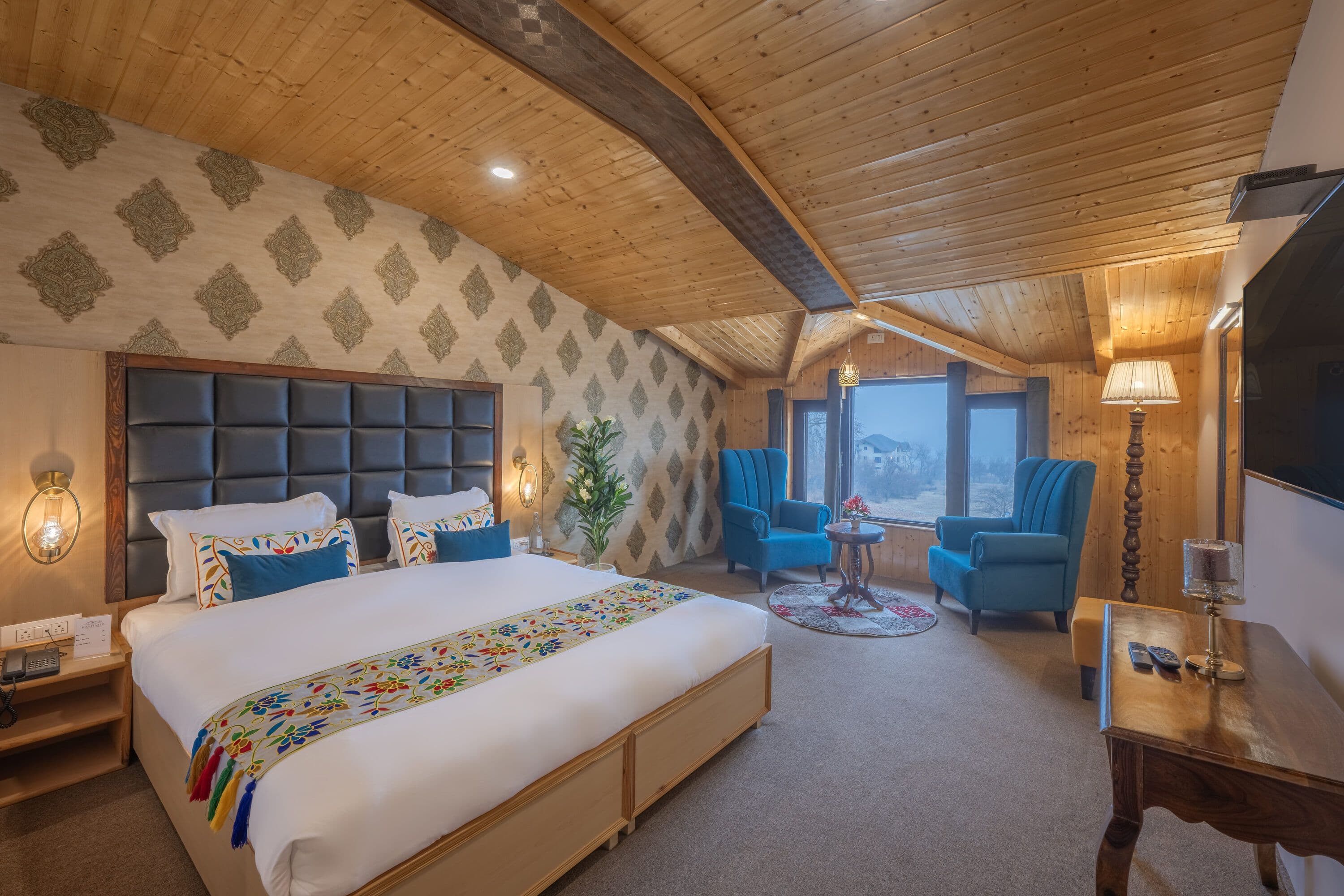 Cottage Room (Lake View)
