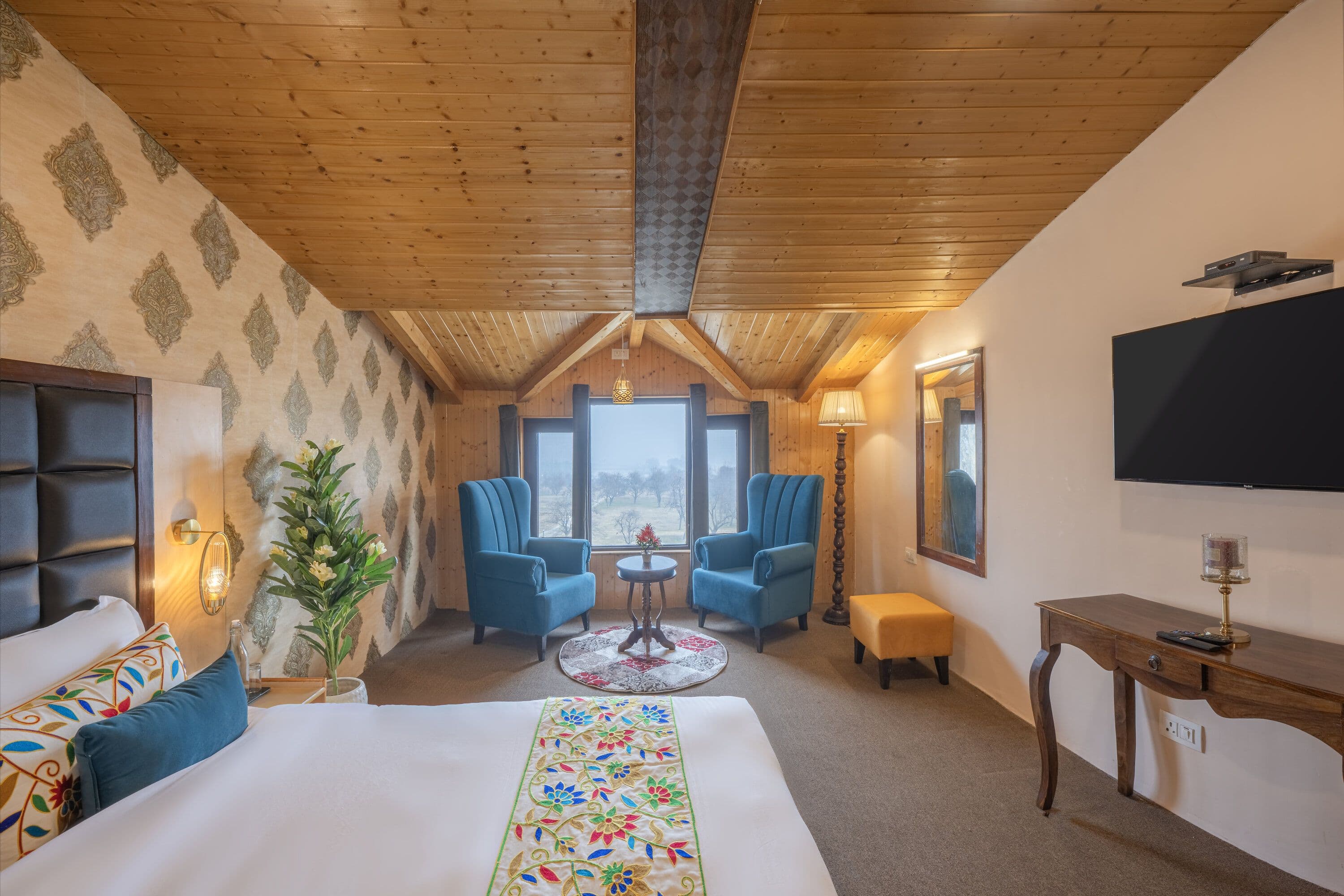 Cottage Room (Lake View)