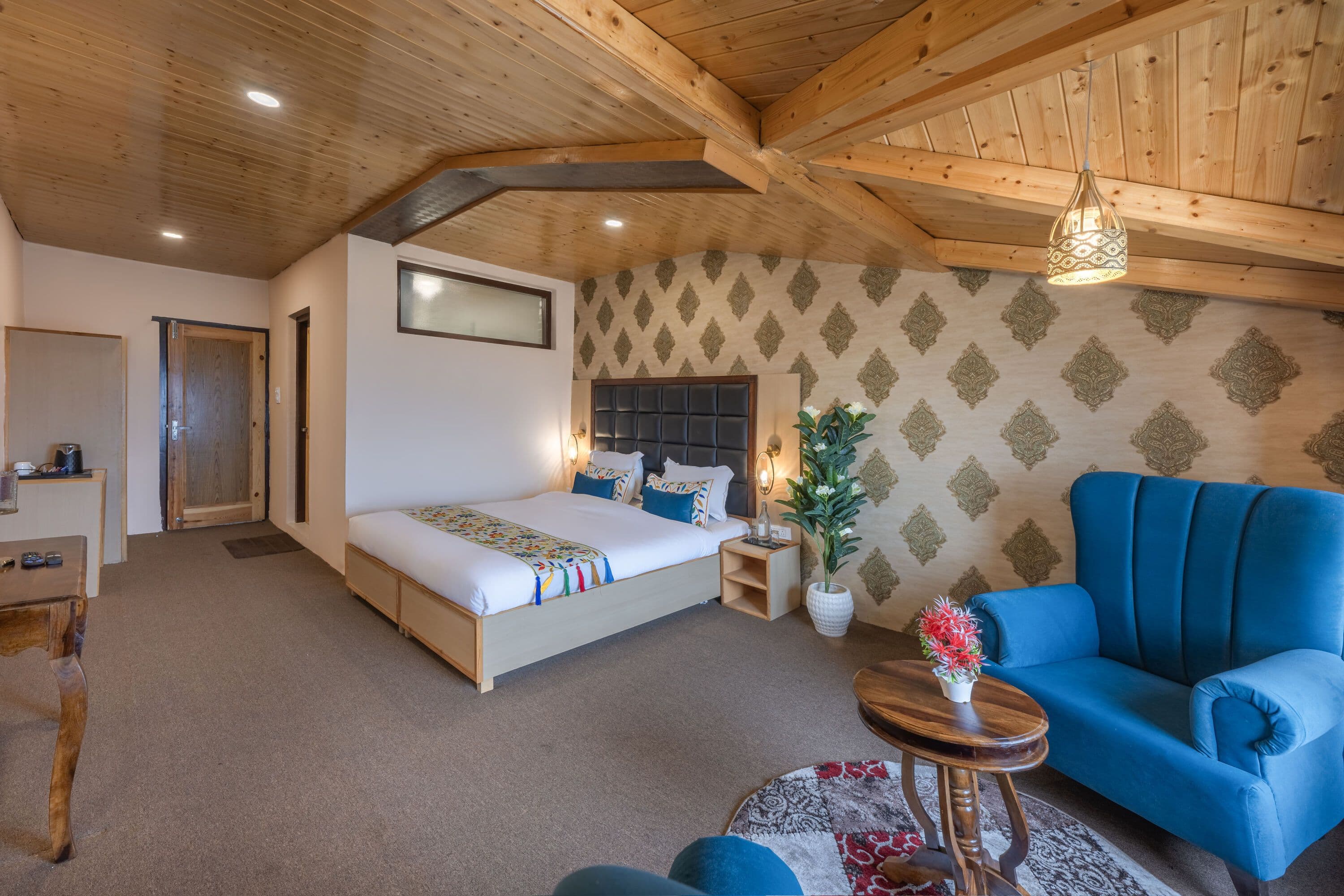 Cottage Room (Lake View)