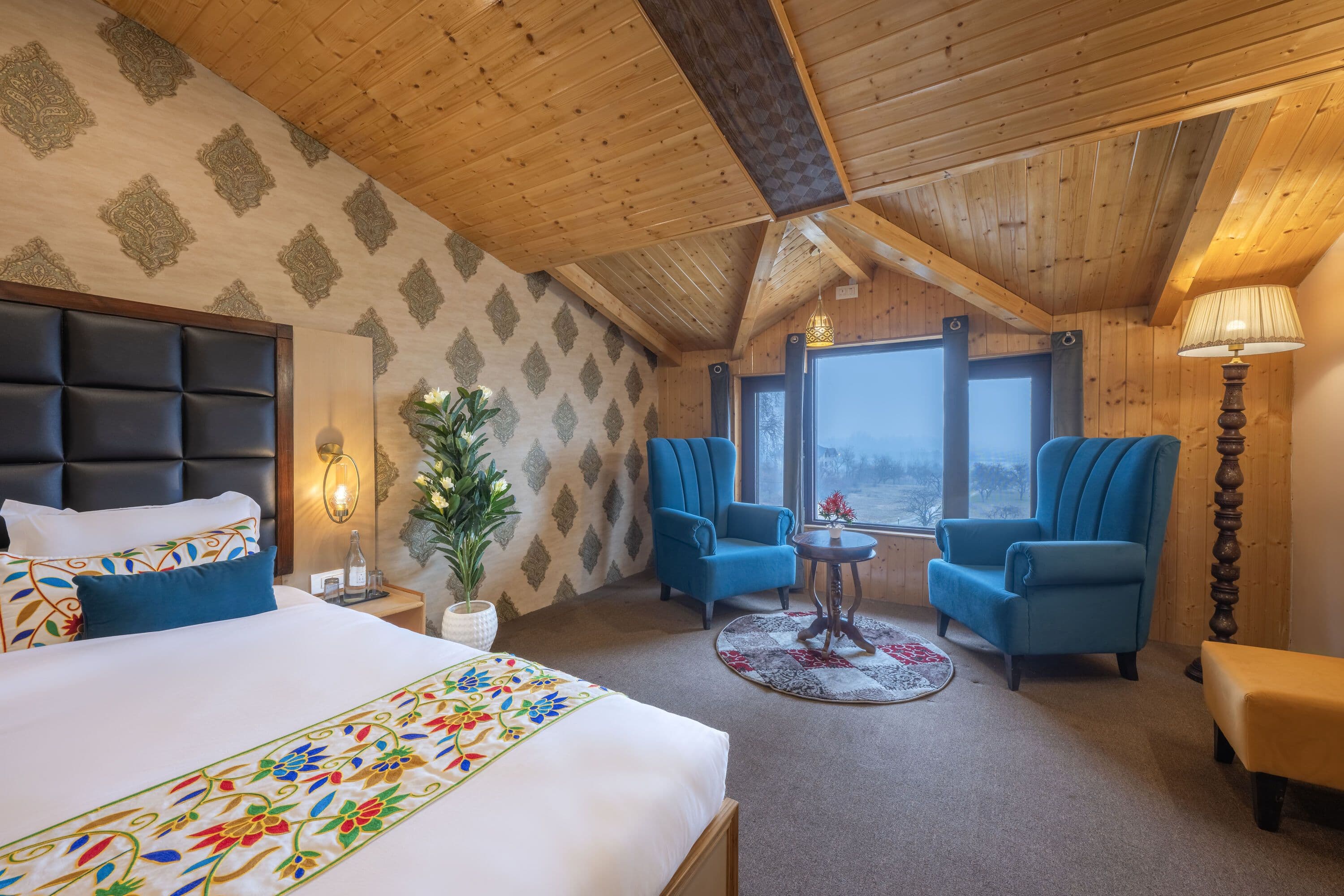 Cottage Room (Lake View)