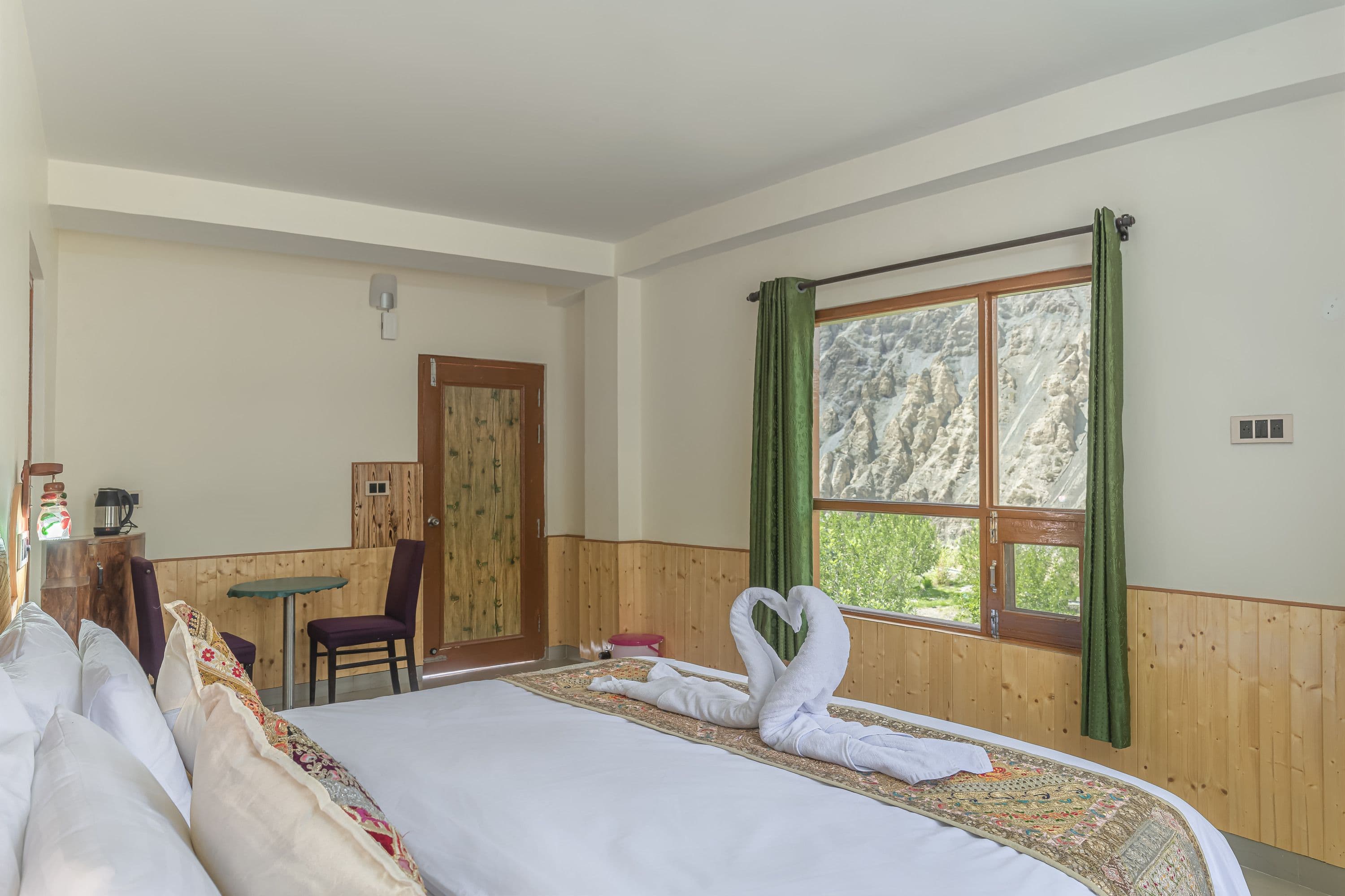 Deluxe Room (Valley View)