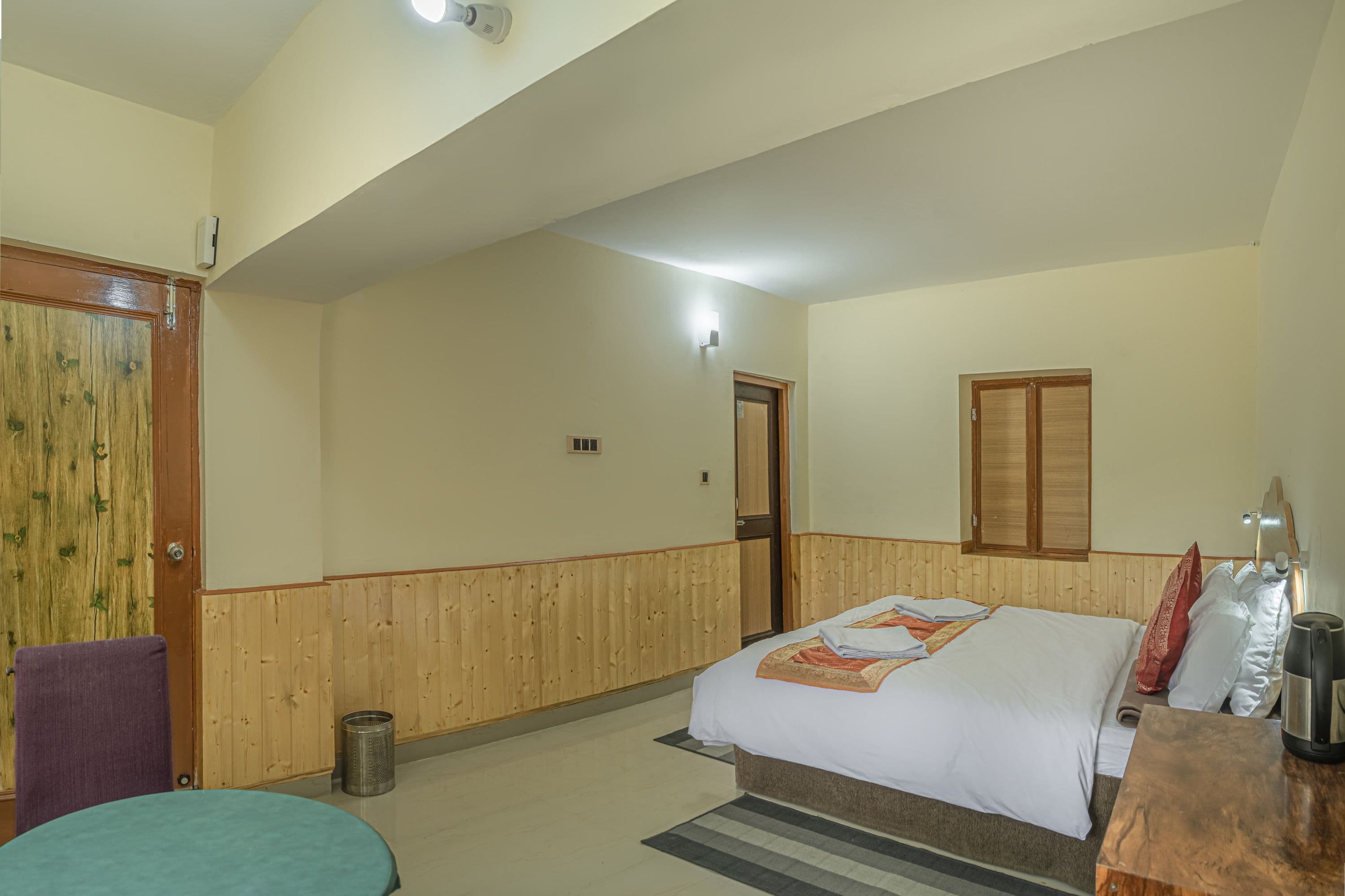 Deluxe Room (Valley View)