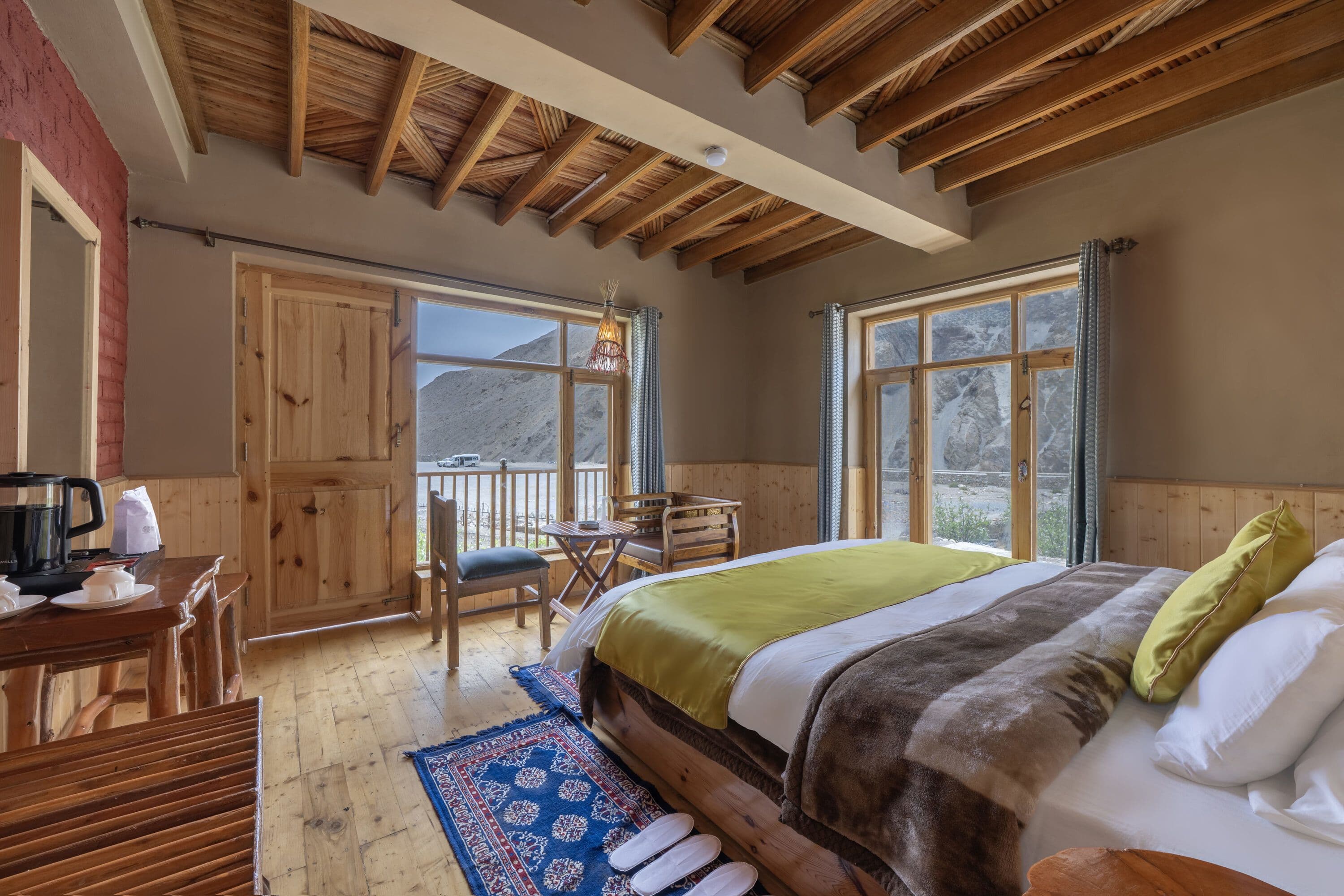 Premium Room with Balcony (Mountain View)