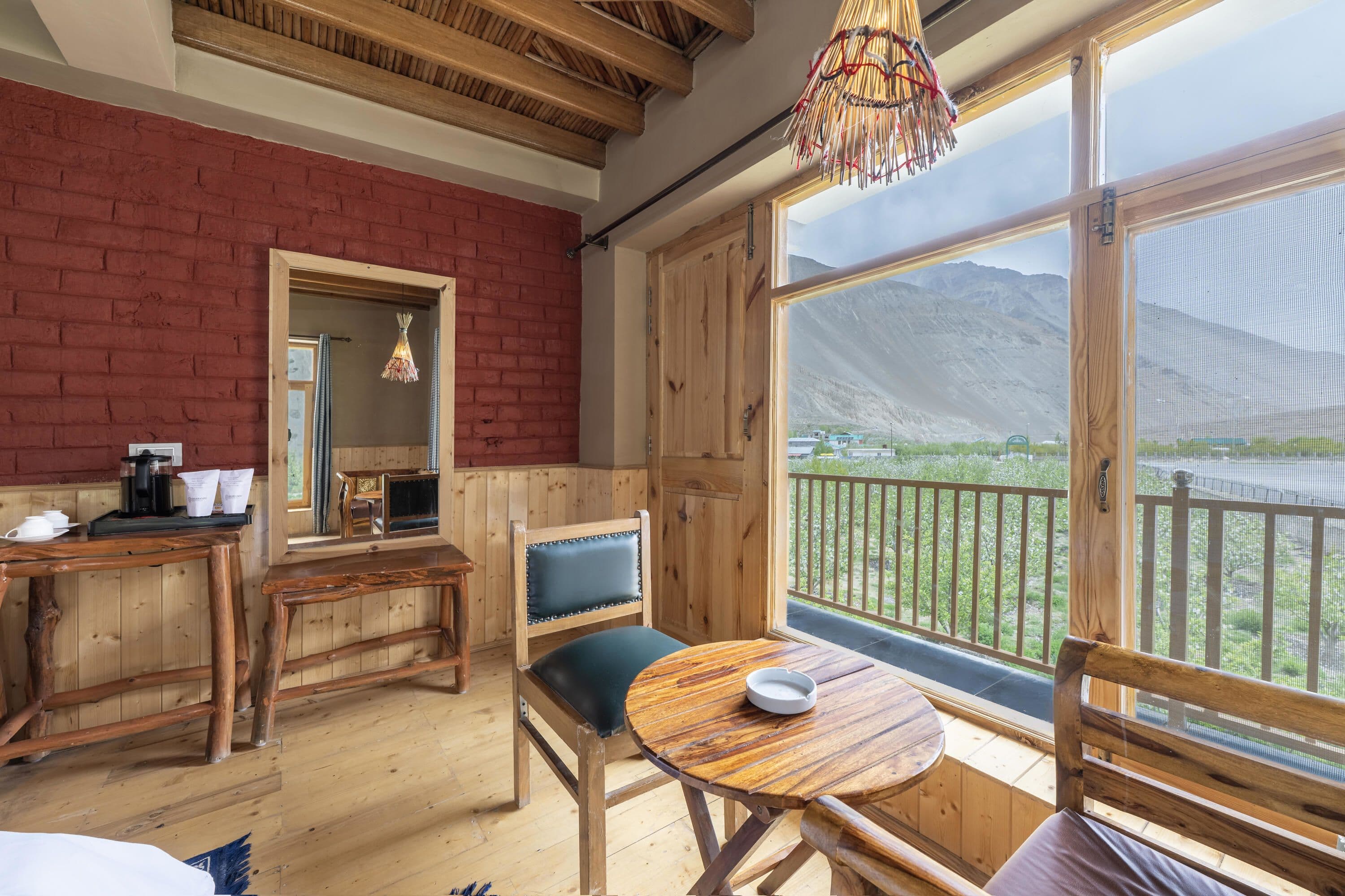 Premium Room with Balcony (Mountain View)