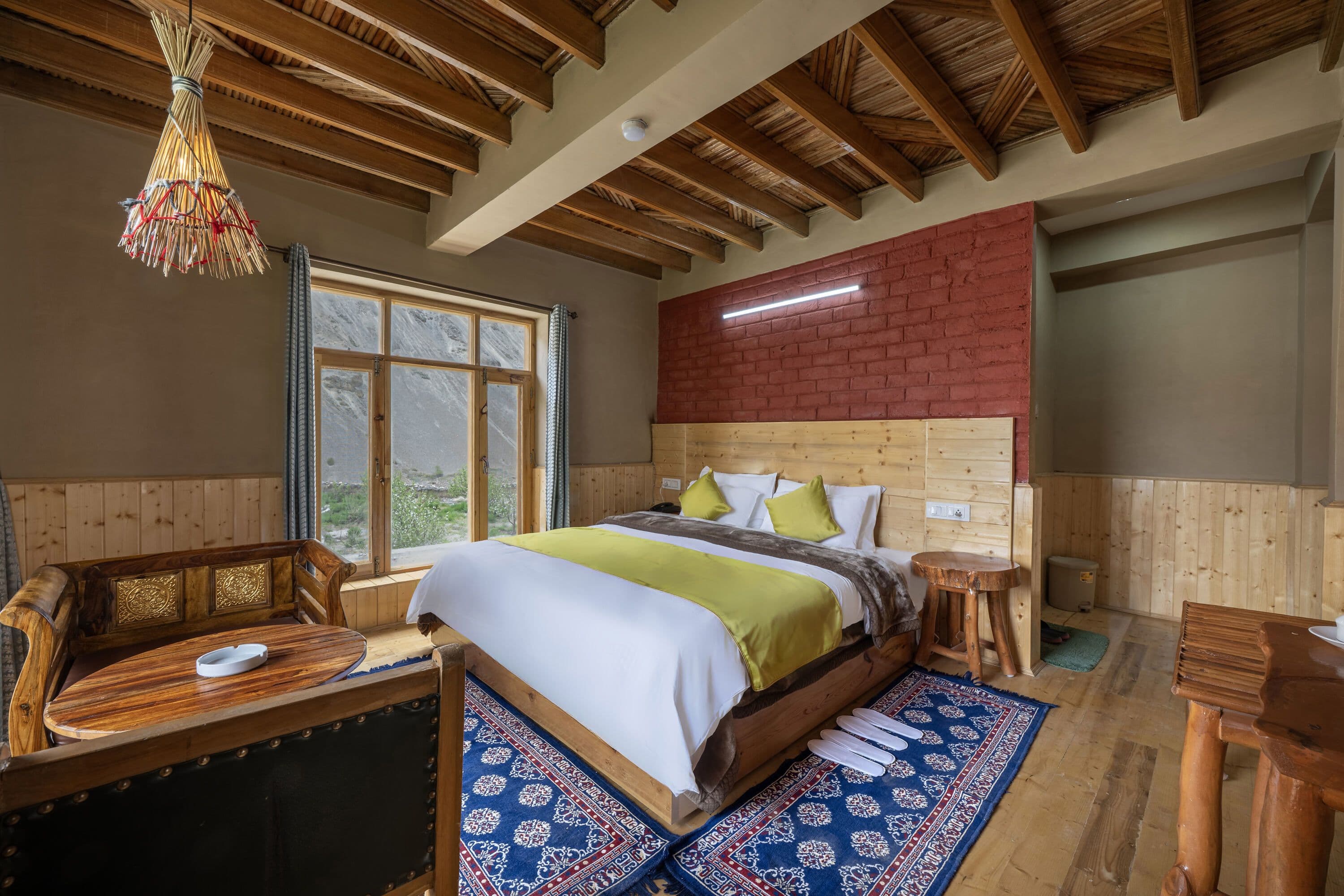 Premium Room with Balcony (Mountain View)