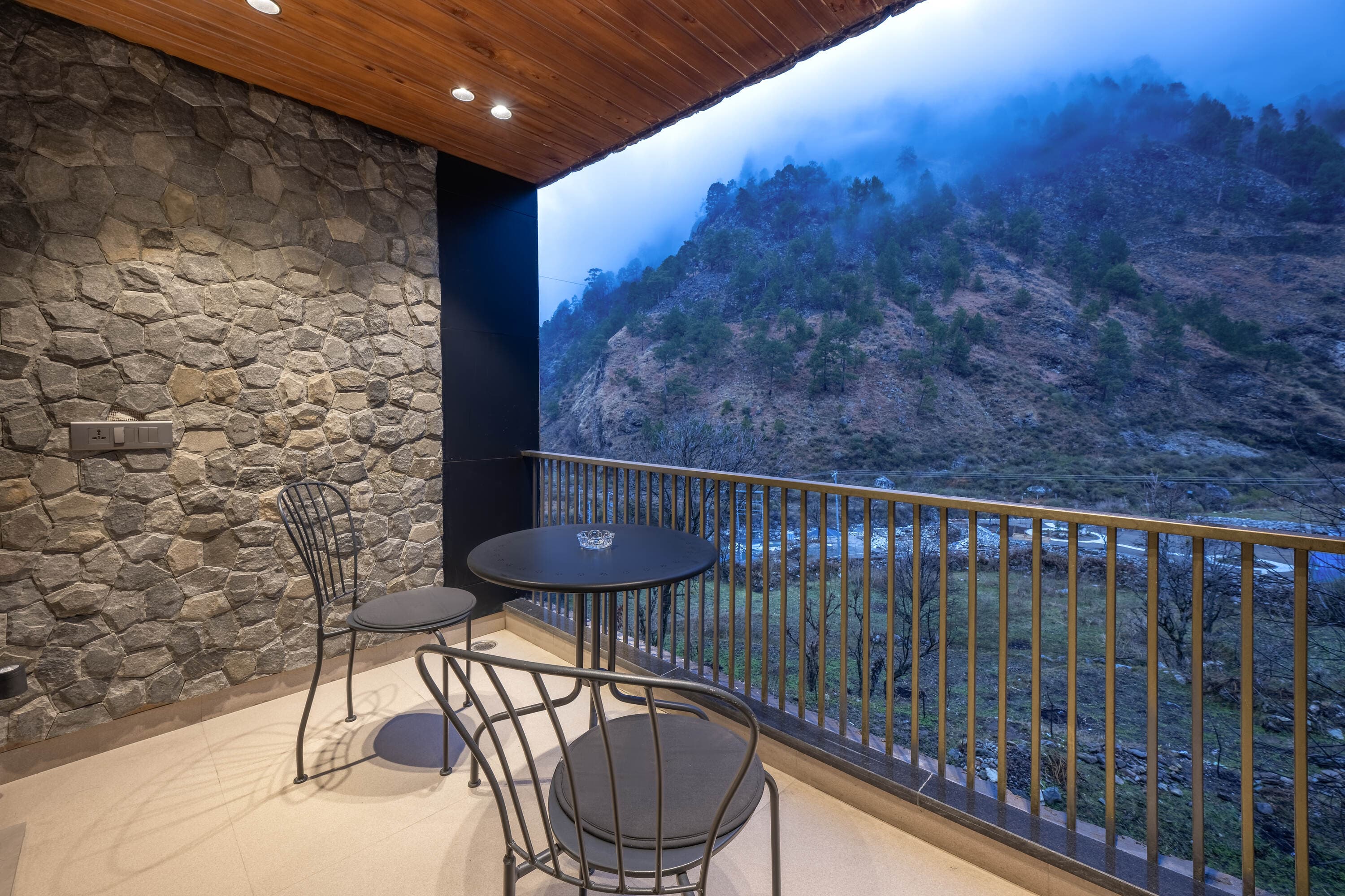 The Hideaway Room with Balcony (Valley View)