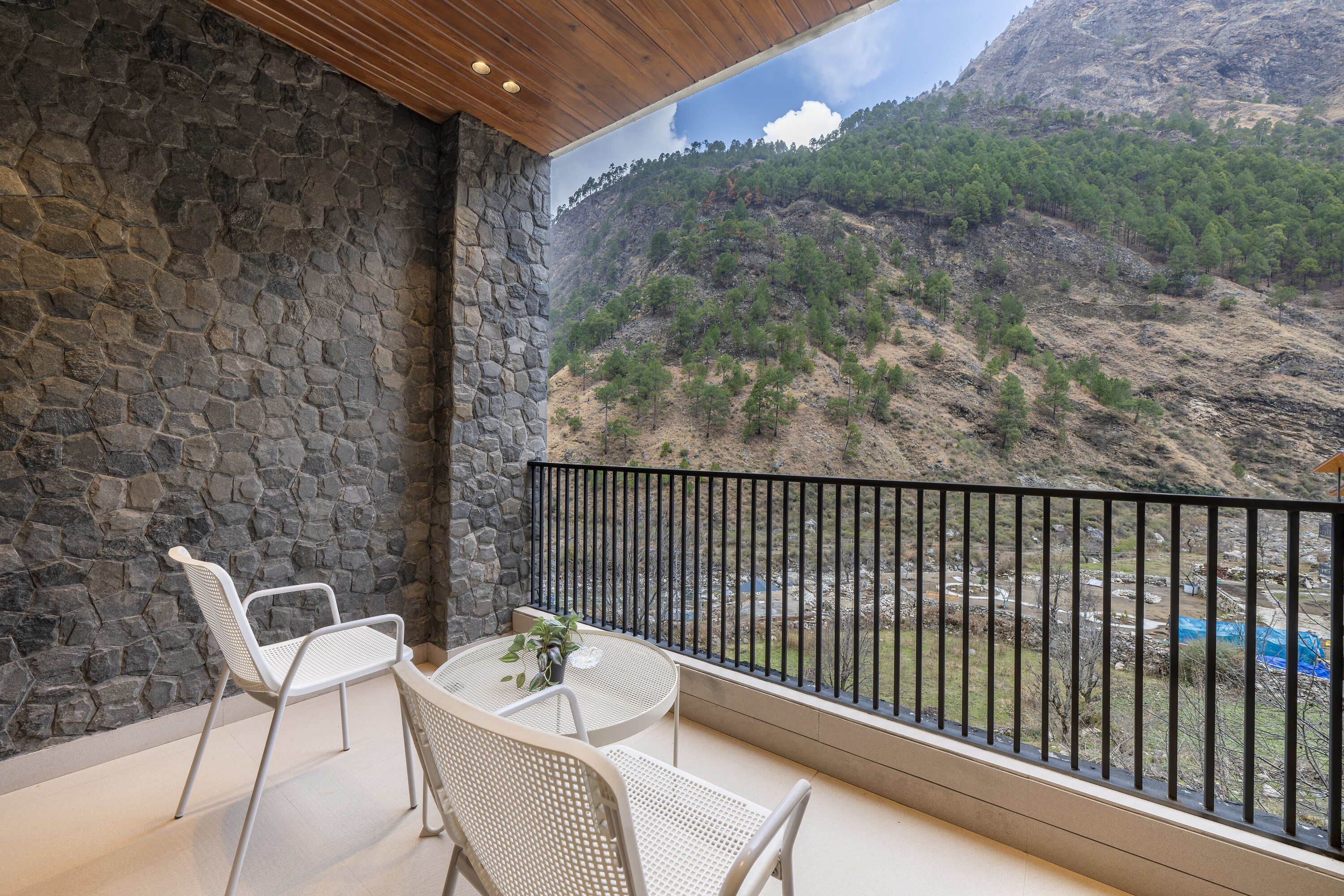 The Meadow Vista Suite with Balcony (River View)
