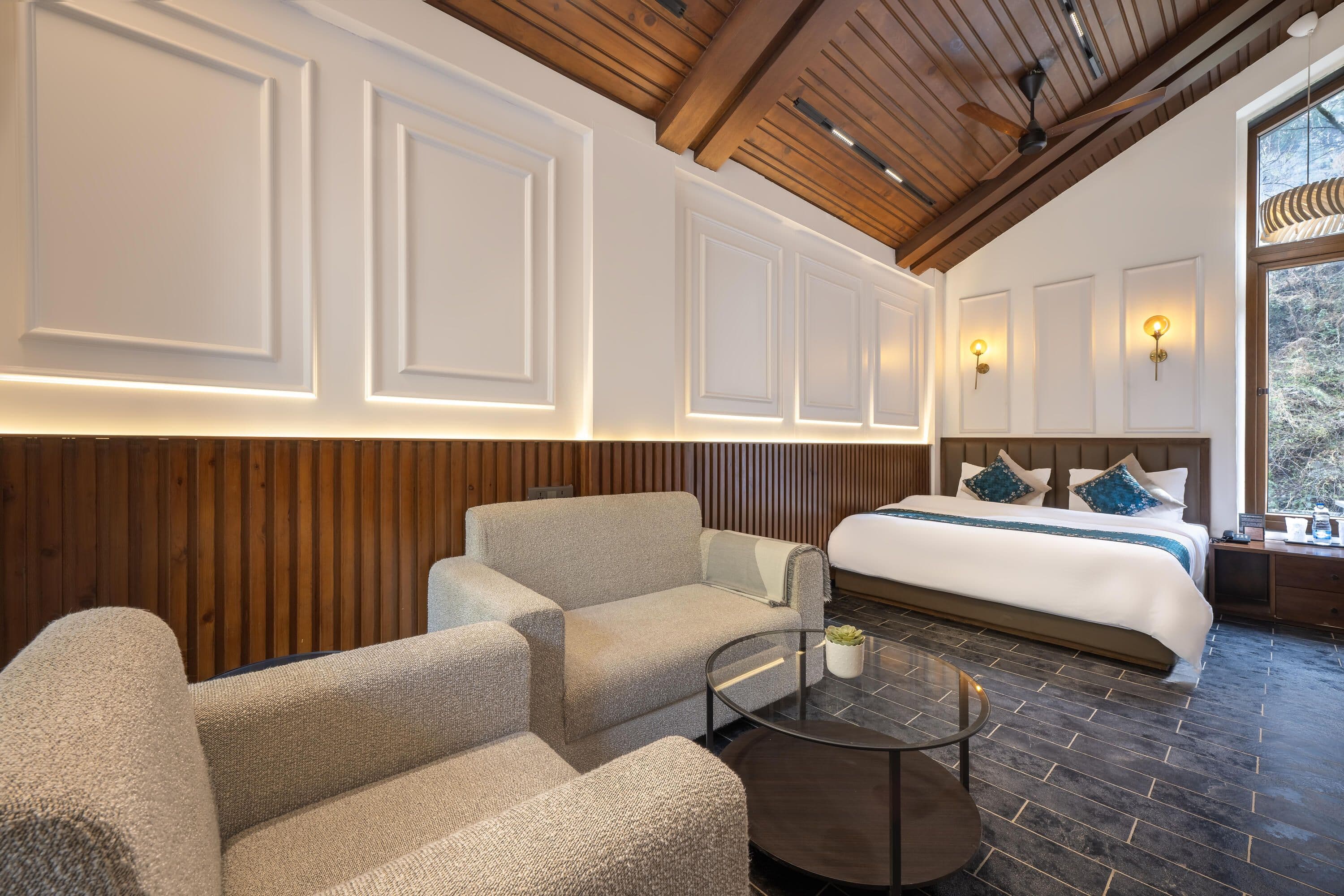 The Sunrise Studio with Jacuzzi & Balcony (River View)
