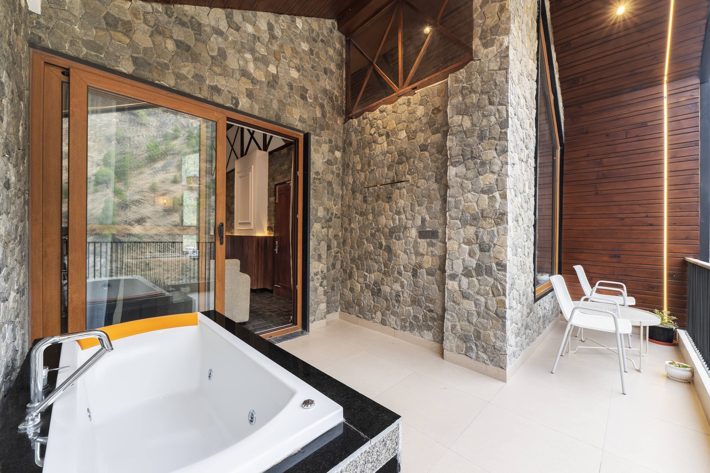 The Sunrise Studio with Jacuzzi & Balcony (River View)